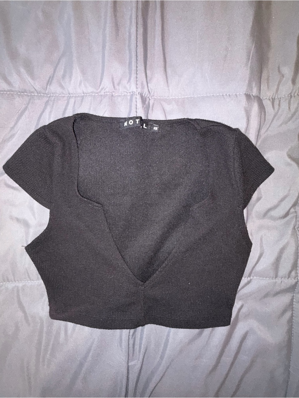 Motel Black Plunge V Neck Cap Sleeve Crop Top XS
